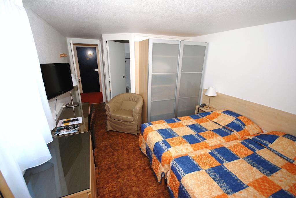 Hotel Le Relais Des Champs Eugenie-les-Bains Pokój zdjęcie
